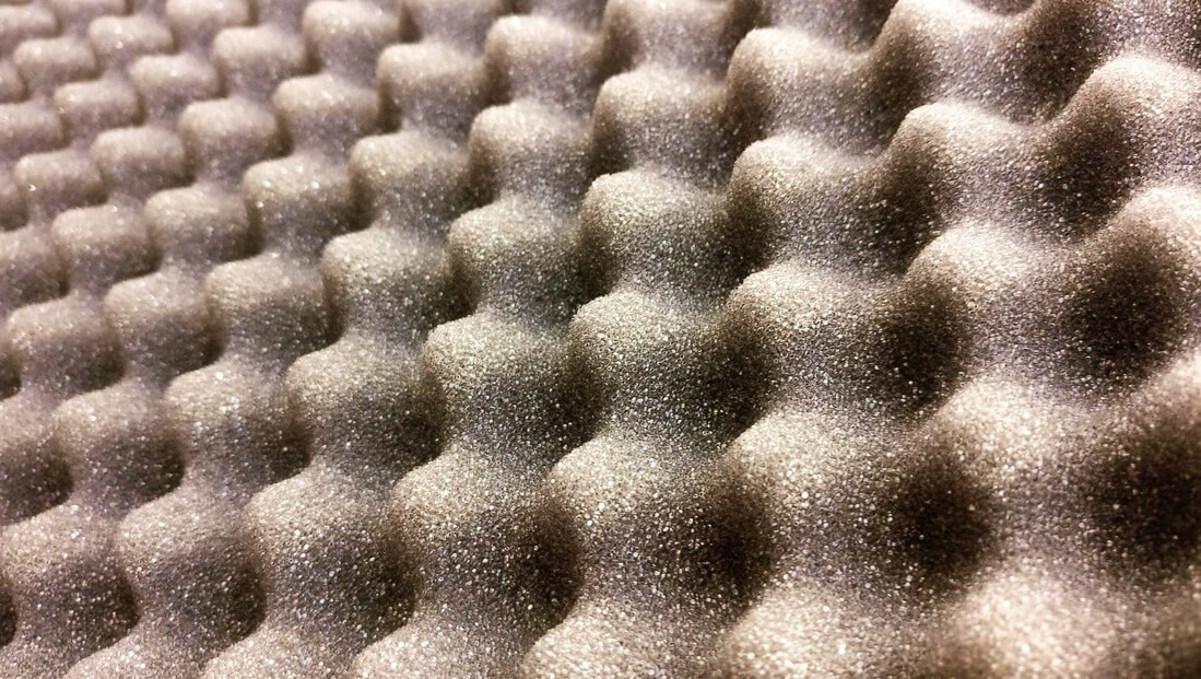 Schiuma acustica e assorbimento del suono