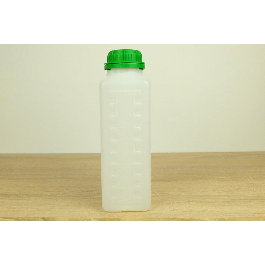 Bottiglia di plastica con tappo verde 1l 220x90mm megamix.sk