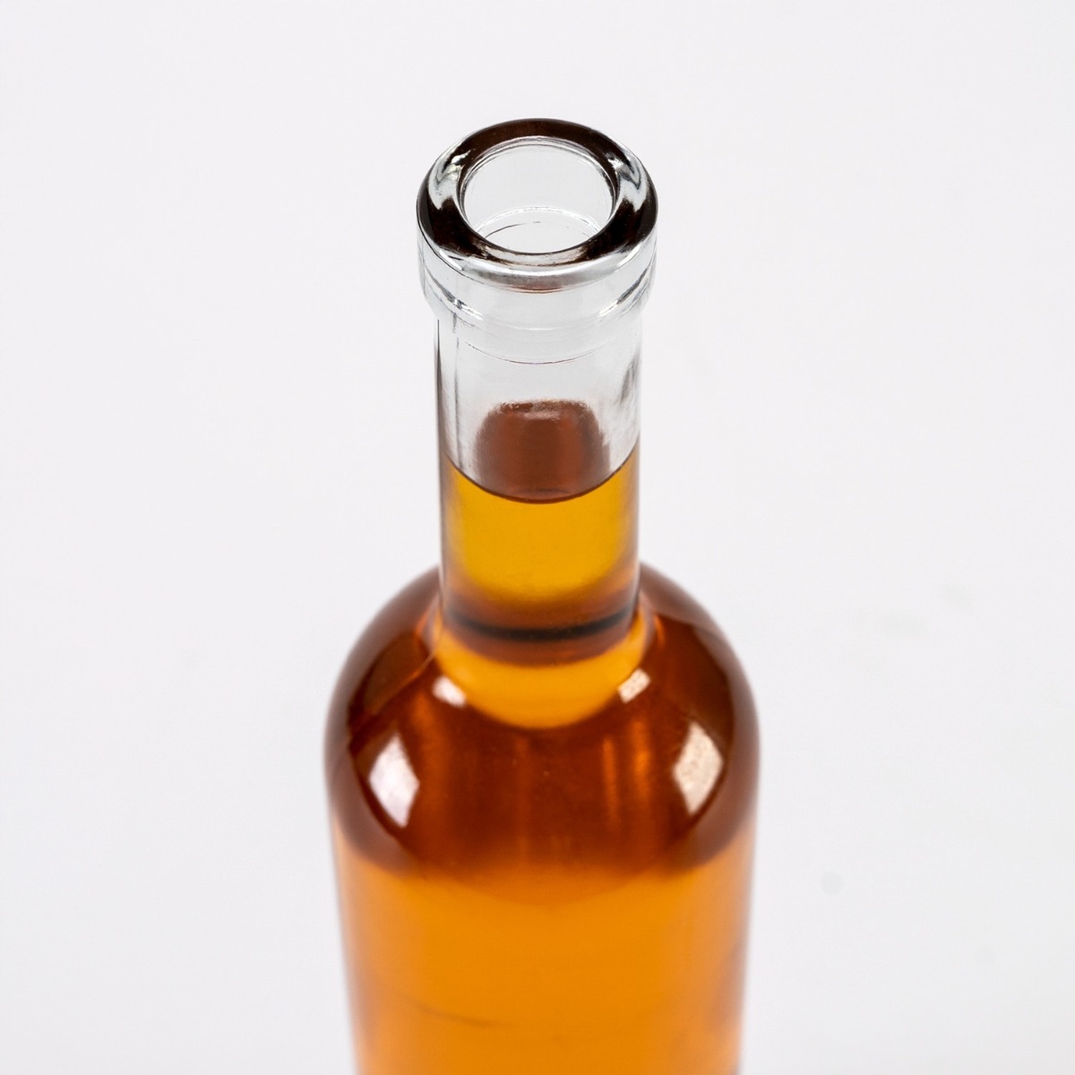 Bottiglia di vetro per vino alcolico con tappo in sughero 500ml megamix.sk