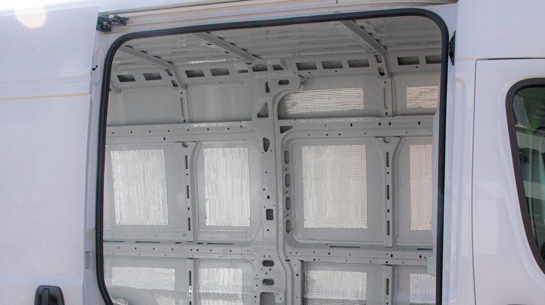 Zvuková izolácia auta Isolamento acustico dell'auto