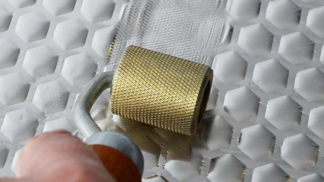 Aplikácia prítlačného valčeka Applicazione del rullo di pressione