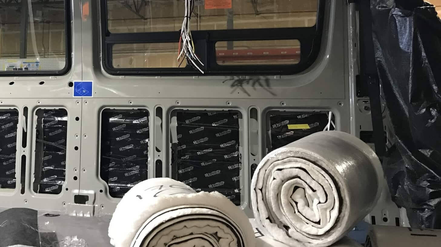 Izolácia karavanu Isolamento del caravan